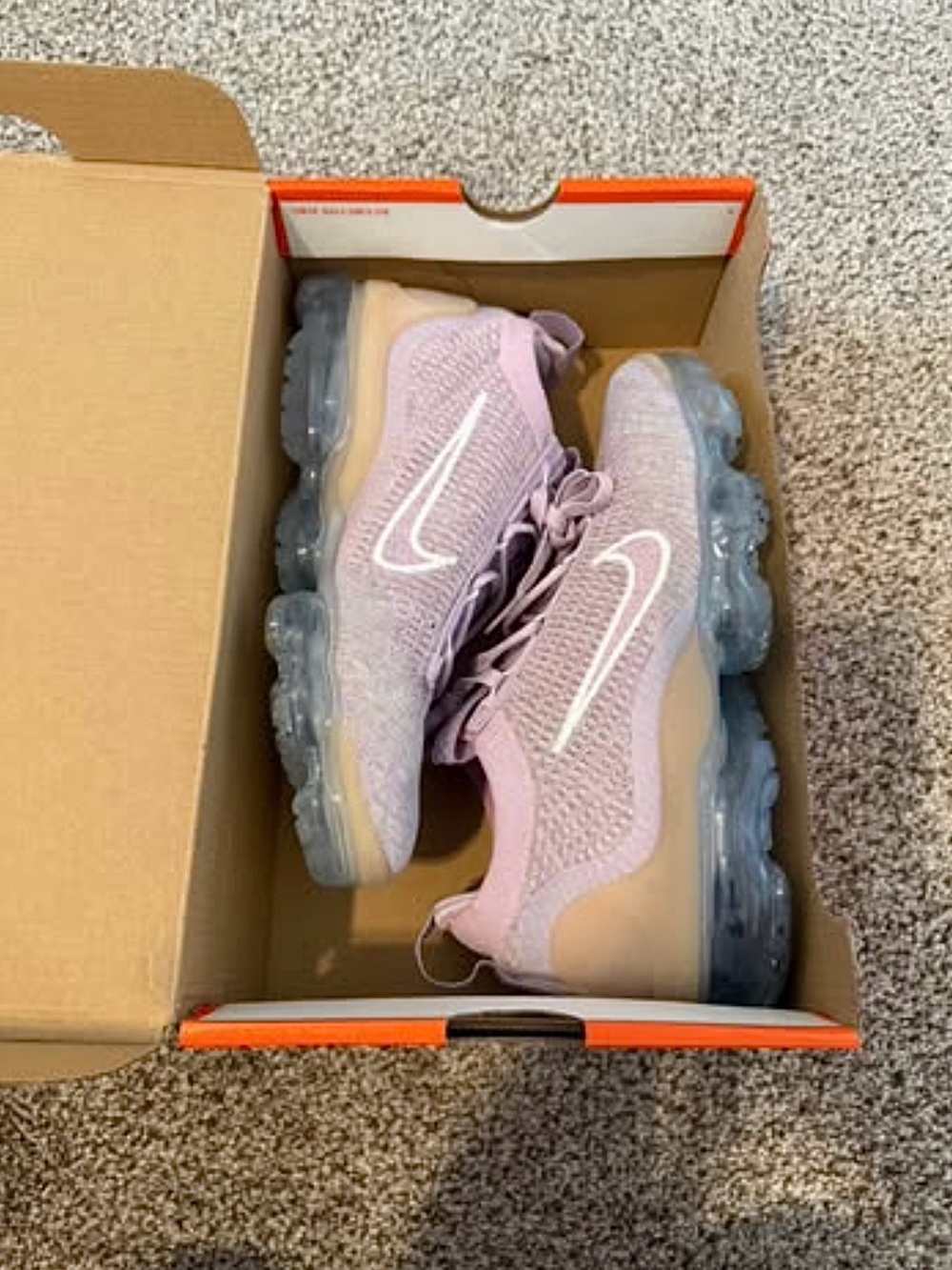 BNIB Wmns Nike Air VaporMax 2021 Flyknit Runners – Light Arctic Pink/Iced Lilac - Picture 3 of 5